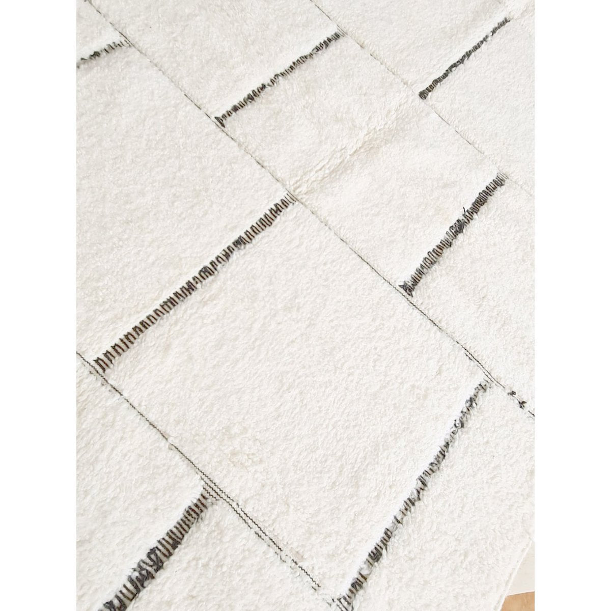 Luxury Handmade Beni Ouarain Rug, Timeless Artisan Design
