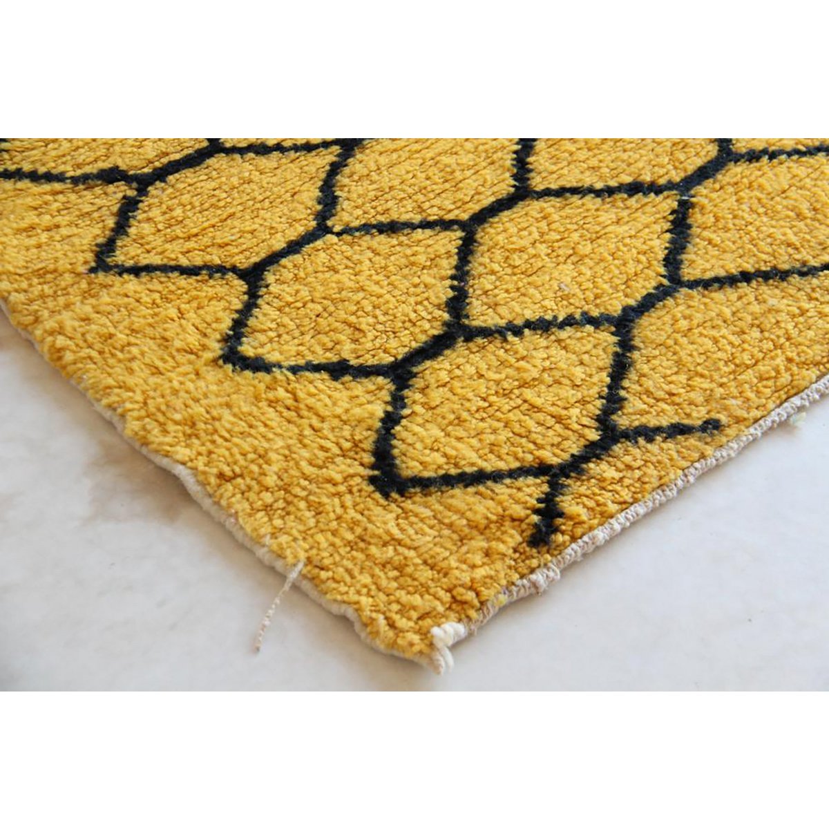 Handmade Moroccan Berber Carpet - Timeless Artisan Design 160x247 cm