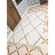 Handmade Luxury Berber Rug, Timeless Artisan Design, 163 x 271 cm