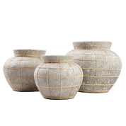 Handcrafted Belly Vase in Concrete - Timeless Artisan Design