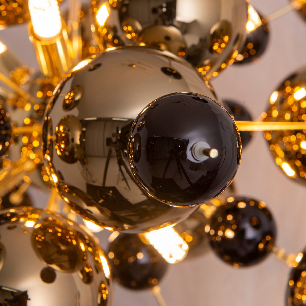 Handcrafted Luxury Pendant Lamp - Timeless Artisan Design