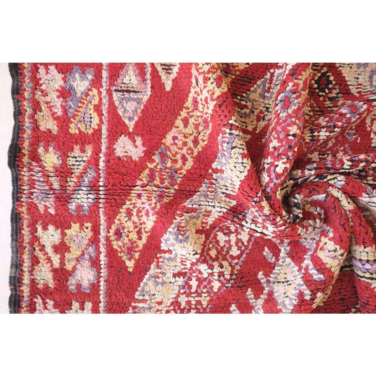 Luxurious Artisan-Crafted Moroccan Berber Wool Carpet 175x180 cm