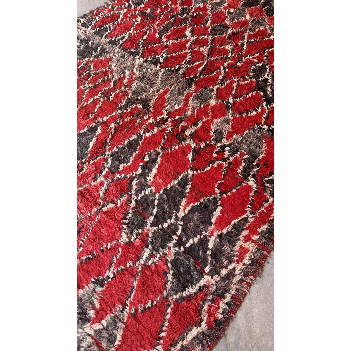 Handmade Moroccan Berber Carpet in Premium Wool, 200x336 cm
