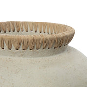 Timeless Artisan Vase - Premium Handmade Design in Concrete