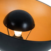 Lampe sur pied élégante noire et dorée à trois pieds pour tout espace