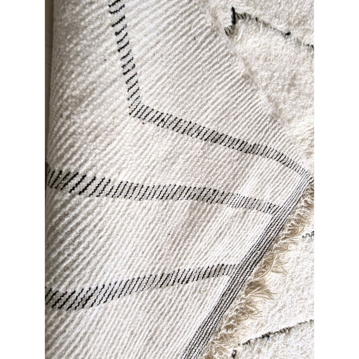 Luxury Handmade Beni Ouarain Rug Crafted from Natural Wool