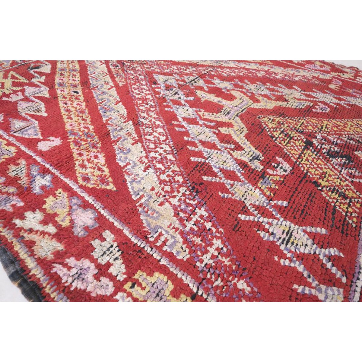 Luxurious Artisan-Crafted Moroccan Berber Wool Carpet 175x180 cm