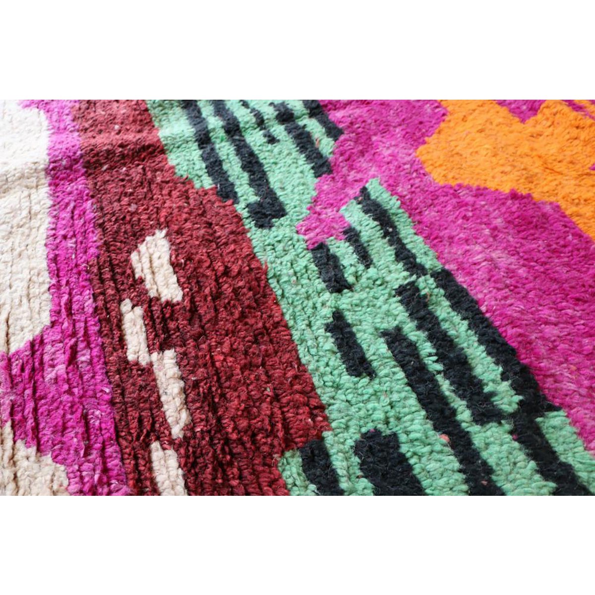 Handcrafted Moroccan Berber Carpet in Premium Wool - 174x264 cm