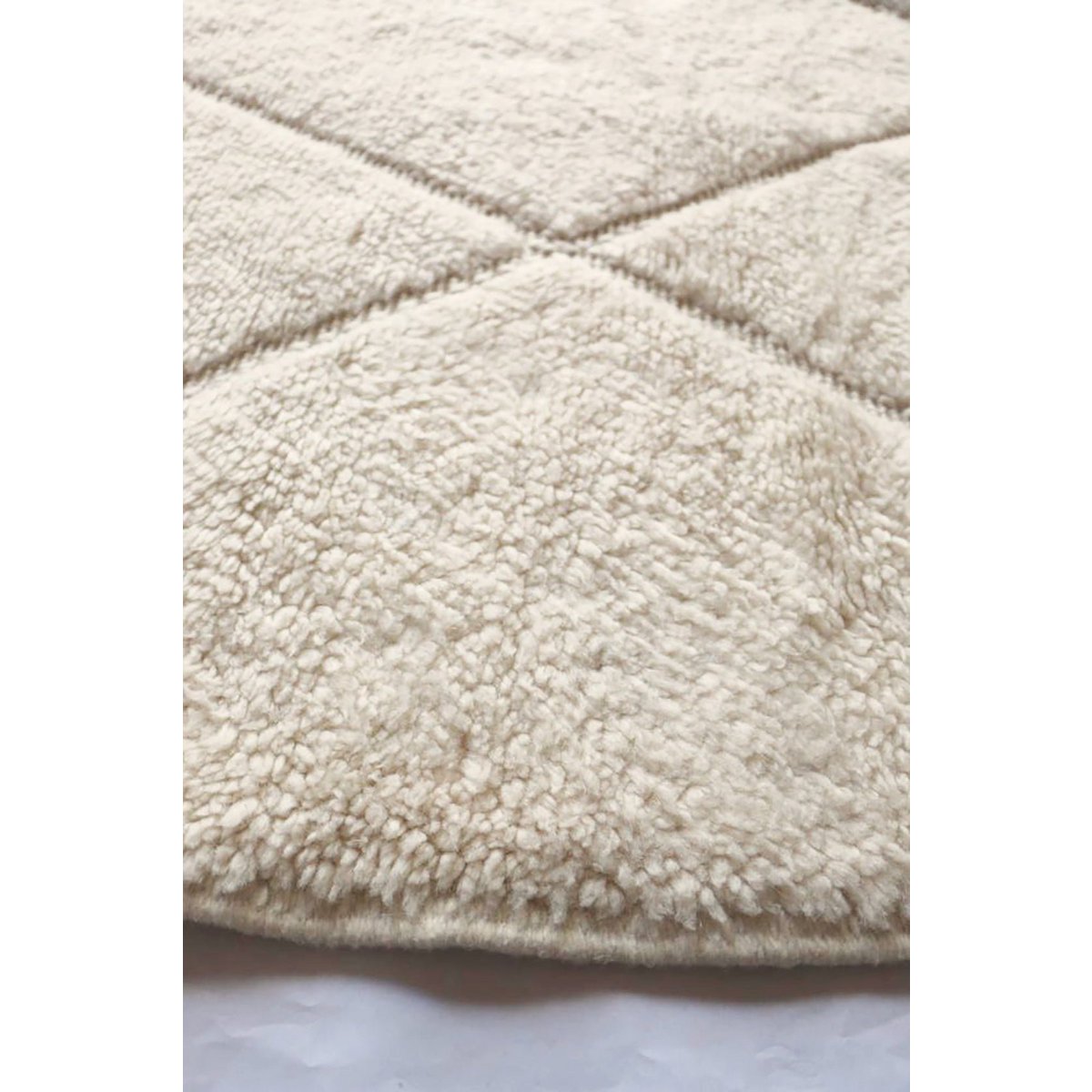 Handmade Luxury Berber Carpet in Timeless Artisan Design 177x302 cm