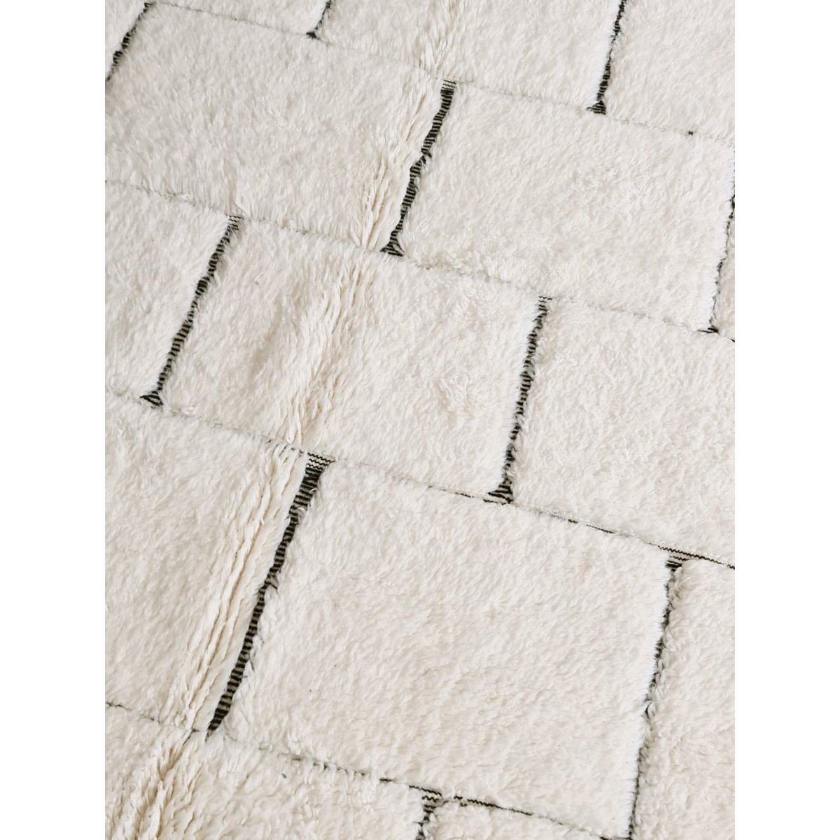 Timeless Luxury Handmade Beni Ouarain Rug in Pure Wool
